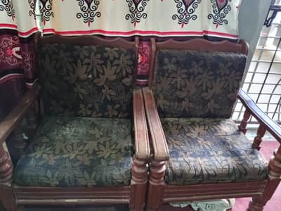 ya sub cheesy haiin or chairs 4 hain