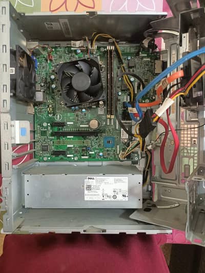 Dell CPU 6th Generation Compact Size with 16 GB DDR4 RAM