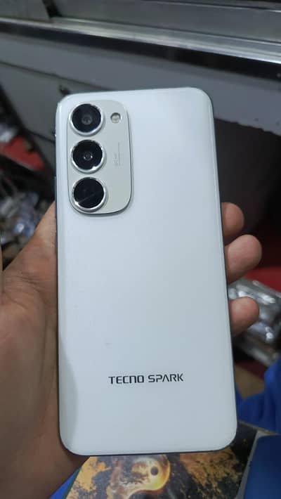 Techno Spark 40 Pro Plus