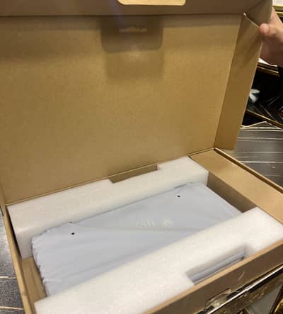 New laptop Ryzen 5 7430 equal 13 gen 8 gb 256ssd