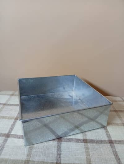 9×9 Inch Non-Stick Baking Pan – Perfect for Cakes, Brownies & Oven Bak