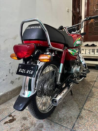 Honda CD70 2022