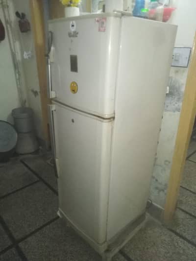 Dawlance Refrigerator for sale Condition And Cooling is Good