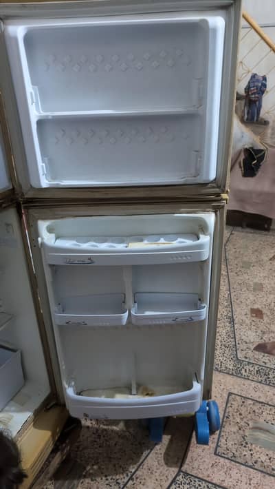 PEL REFRIGERATOR