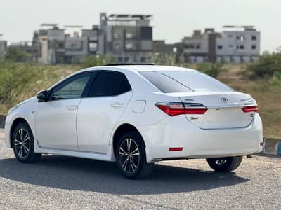 *Toyota Corolla Altis Grande 1.8 CVT-i*