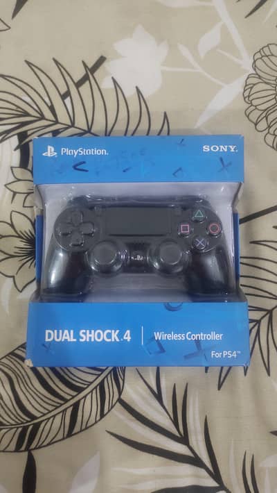 PS4 WIRELESS CONTROLLER