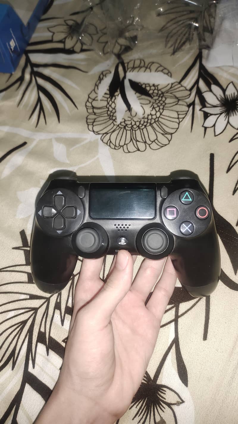 PS4 WIRELESS CONTROLLER 5