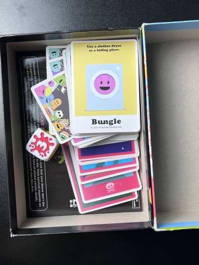Dumb ways to die card game