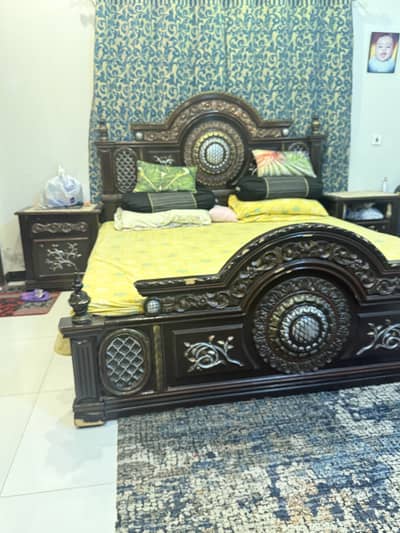 Original Sheesham bed set with side tables and dresser!
