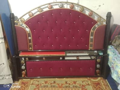 iron bed , dressing table and sofa for sale