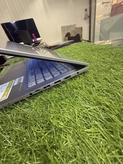 Asus Vivobook core i7 13th Gen