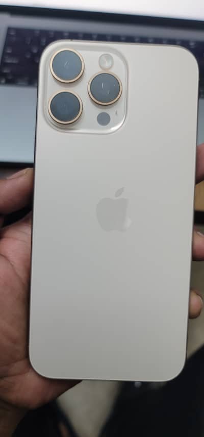 Apple iPhone 16 Pro Max