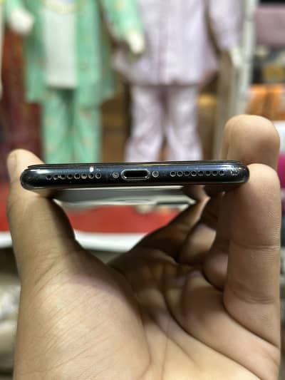 I phone 7 plus 128 gb battery 100 battery change hy achy wali hai