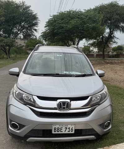 Honda BRV i-vtec 2017 model silver colour