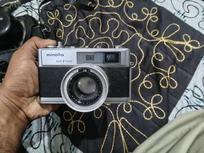 vintage Minolta Hi matic 9 old camera