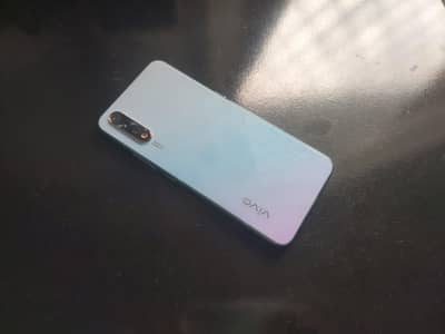 Vivo S1 6/128 Amoled Display