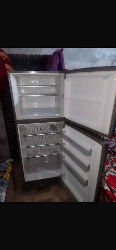 Dawlance medium fridg