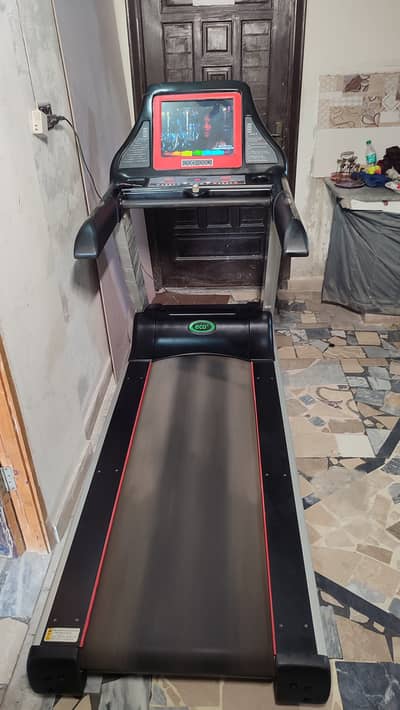 Treadmill with incline and AC motor excellent working