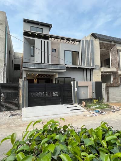 *5 Marla Beautiful Modren design House For Sale*