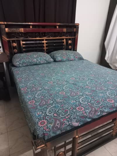 Queen Size metal bed with brand new durafoam mattress