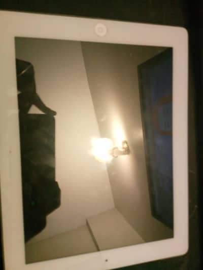 apple air 2 tablet (barely used)