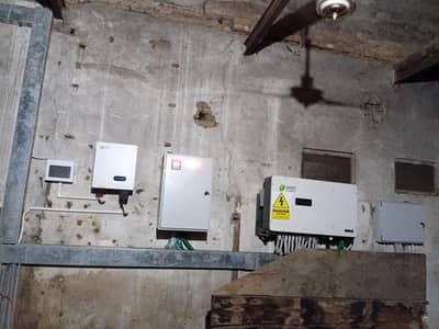 solar system installer