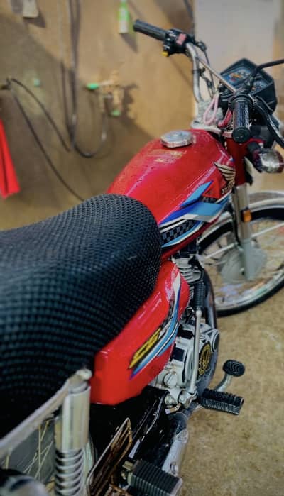 Honda 125 single hand use