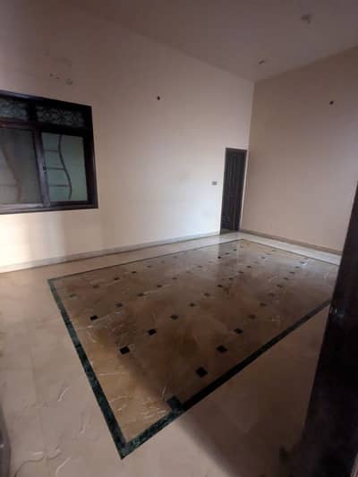 WELL NAINTAINED 3BED DD 1ST FLOOR PORTION AVALIABLE FOR RENT