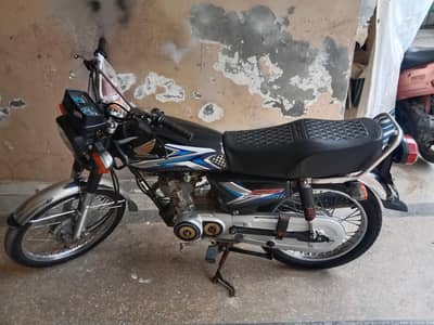 janiuain bike A to z pack engine 16000km chli he sirf