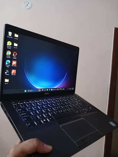 Dell Latitude 5401 Intel(R) Core(TM) i7-9850H 2.60GHz