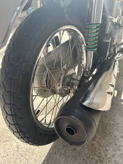 Brend new condition same like new red color tanki tapy available