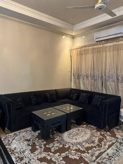 L shaped sofa black condition 10/10