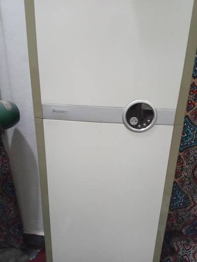 gree flooor stand orinal condition 2ton non inverter