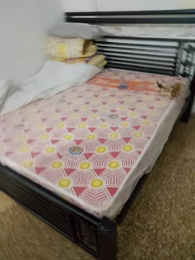 king iron bed best condition