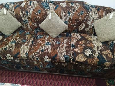 original wood 3 seater and 2 seater sofa for sale in lush condition