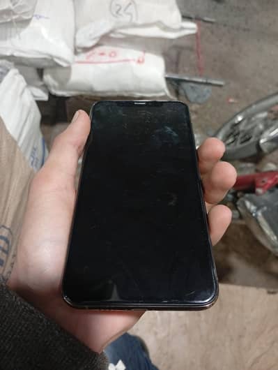 Iphone xs max 64 gb used mobile 8/8 condition. .