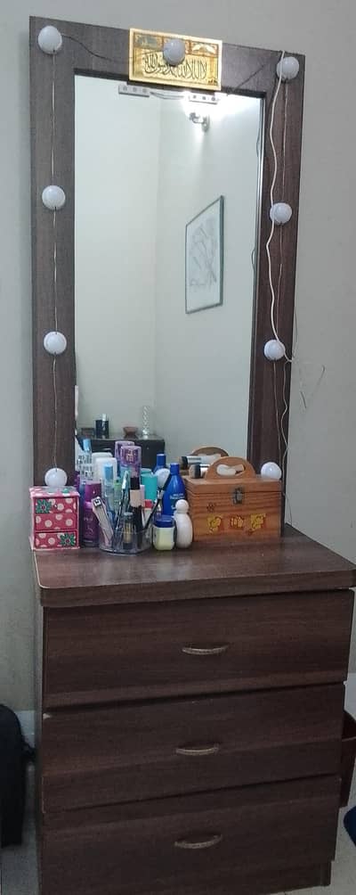 Wooden Dressing Table For Sale!