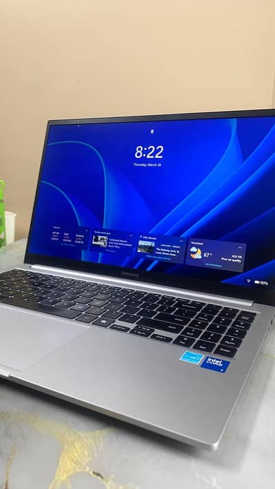Samsung Galaxy Book 4 – Core i7 – 16GB RAM – 512GB NVMe SSD – Like Ne
