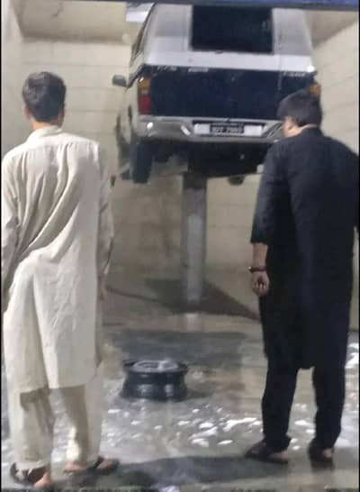 car is beautiful no work is requid just buy drive