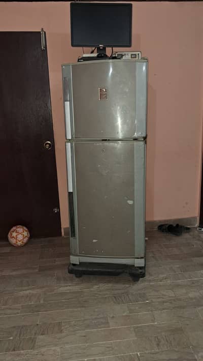 Dawlance Refrigerator / Fridge