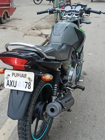 2025 Yamaha ybr g mat green