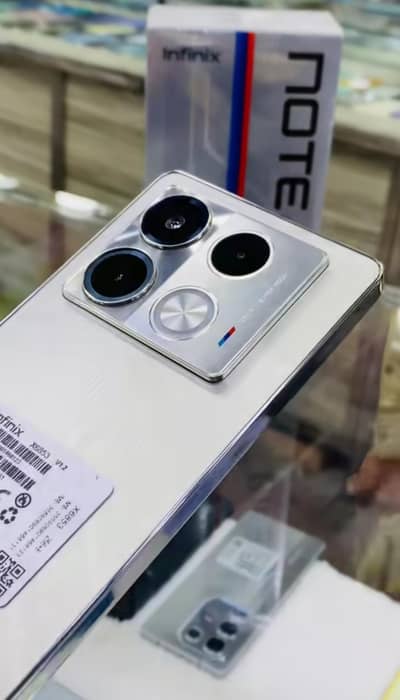 infinix note 40, 8GB Ram 256 storage full box Whatsapp no 03071462214