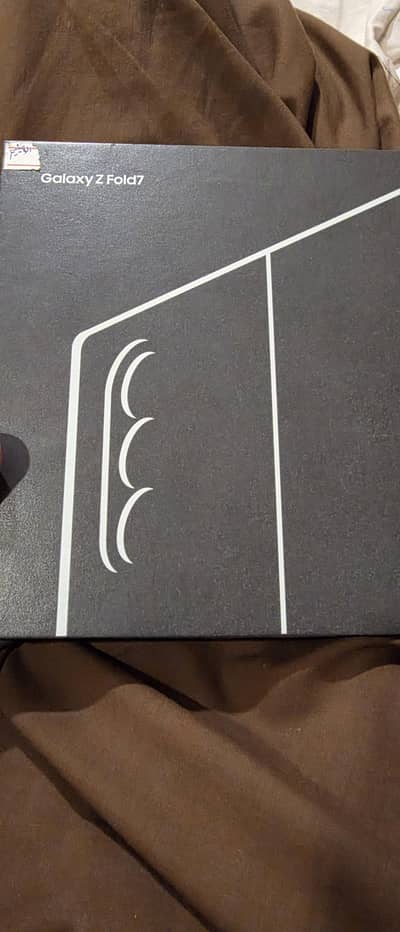 Samsung Z Fold 7 512GB (Front OK, Inner Screen Damage) – Box Pack