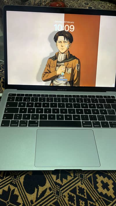 Macbook Air 2019. i5 with 8gb ram . 128 strog