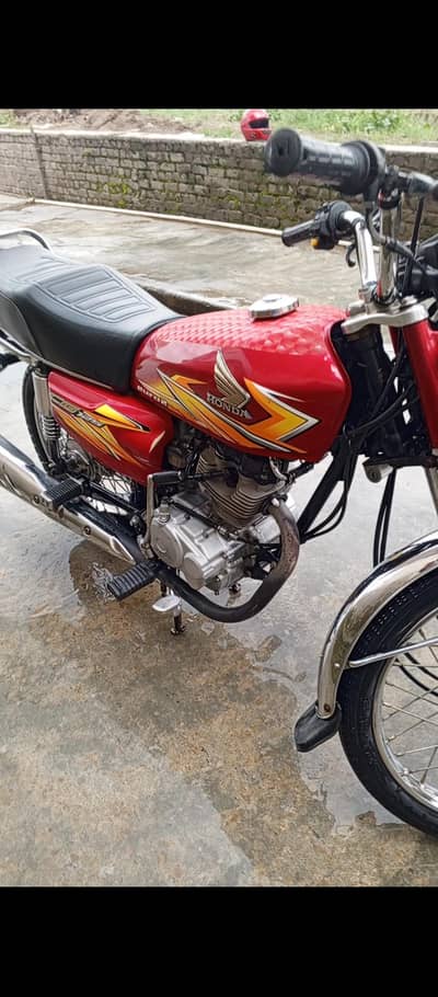 Honda cg125 sale in lush condition