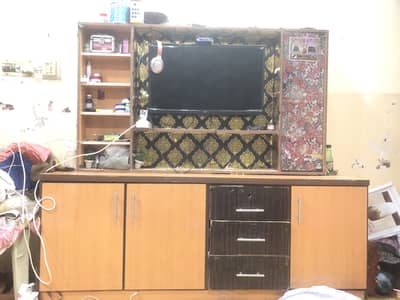 Counter. ,TV. counter