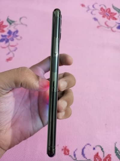 11 pro max 64 gb all ok condition 10/10 battery health 71 jv