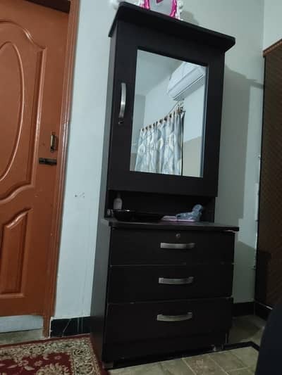 dressing table