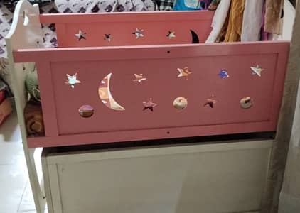Kids cradle in excellent condition with mattress.