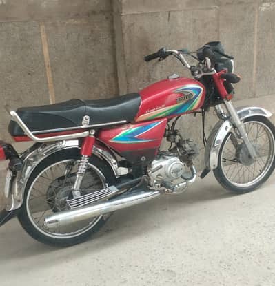 UNITED US 70 2015 MODEL